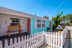 This modern bungalow is ideal for your morro bay getaway